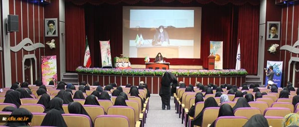 معاون امور زنان و خانواده ریاست جمهوری در مراسم دهه کرامت در پردیس نسیبه تهران تاکید کرد:
ضرورت تبیین فرهنگ رضوی و شناسایی و ترویج آن
 4