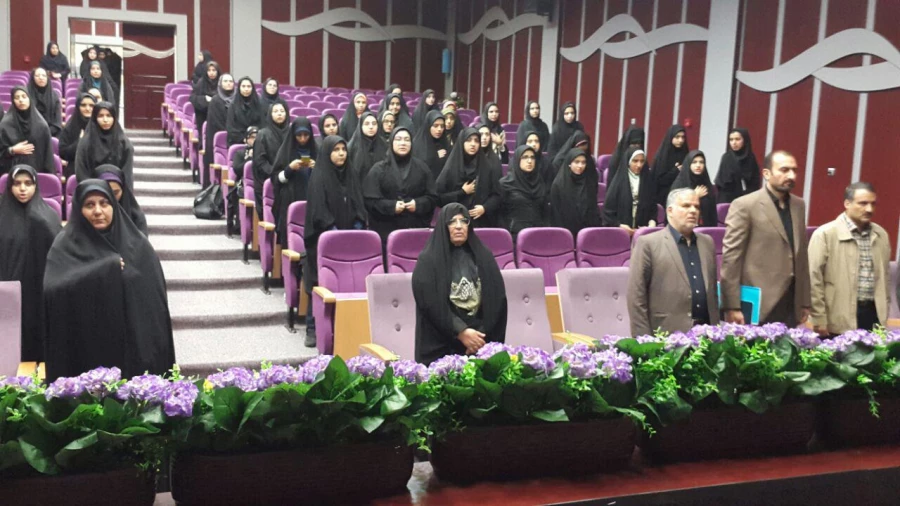 برگزاری همایش به مناسبت هفته قرانی واعتلای کیفیت آموزشی 3