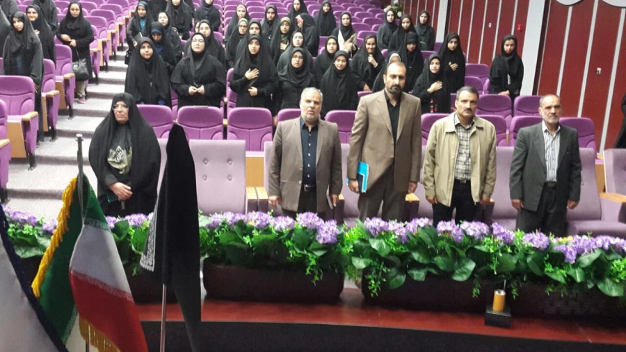 برگزاری همایش به مناسبت هفته قرانی واعتلای کیفیت آموزشی 4