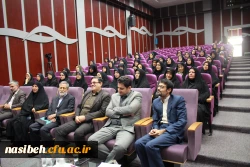 دکتر خنیفر در نشست تخصصی کاروزی  دانشگاه فرهنگیان:
دانش وعمل می بایست دردانشگاه فرهنگیان مقارن شوند  4