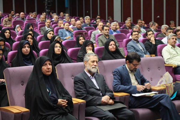 دکتر خنیفر در نشست تخصصی کاروزی  دانشگاه فرهنگیان:
دانش وعمل می بایست دردانشگاه فرهنگیان مقارن شوند. 5