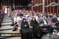 دکتر طاهری نیا در نشست تخصصی کاروزی دانشگاه فرهنگیان گفت :
کارورزحلقه واسطه مدرسه ودانشگاه است .
 3