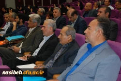 دکتر طاهری نیا در نشست تخصصی کاروزی دانشگاه فرهنگیان گفت :
کارورزحلقه واسطه مدرسه ودانشگاه است .
 4