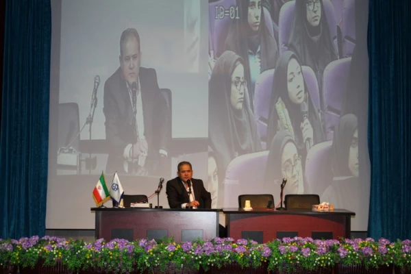 نشست راهکارهای توسعه فرهنگ کتابخوانی دانشجومعلمان برگزارشد . 6