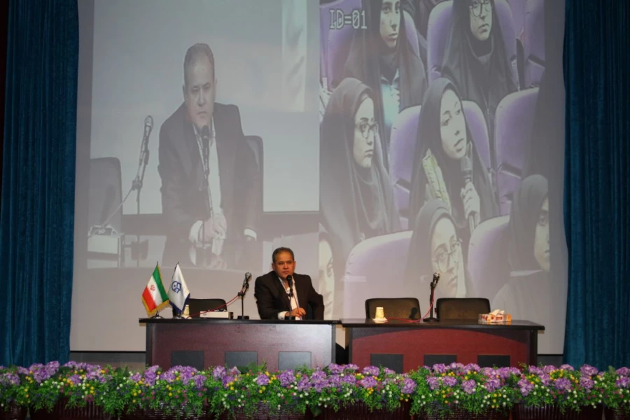 نشست راهکارهای توسعه فرهنگ کتابخوانی دانشجومعلمان برگزارشد . 6