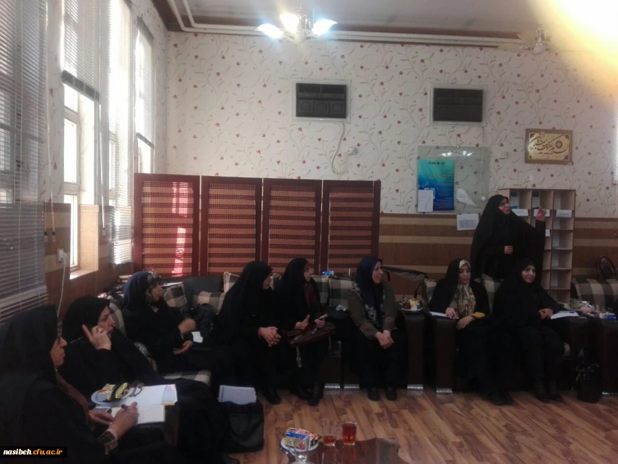 میزگرد تخصصی آسیب شناسی واحد کارورزی برگزارشد. 2