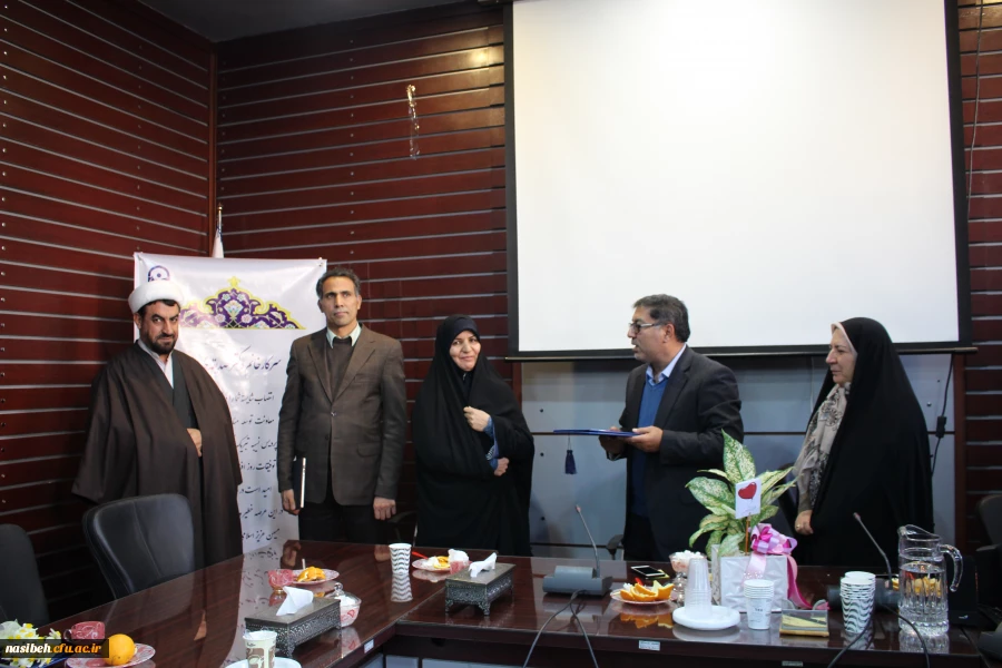 جلسه معارفه دکترخدابنده معاونت مالی ، اداری ودانشجویی پردیس نسیبه وتقدیراززحمات دکترعادلی فر 2