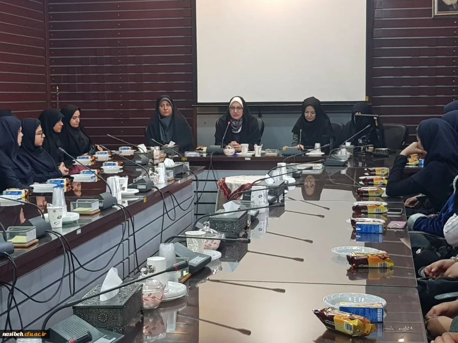 بازدید دانش آموزان دوره دوم متوسطه نظری از پردیس نسیبه 2