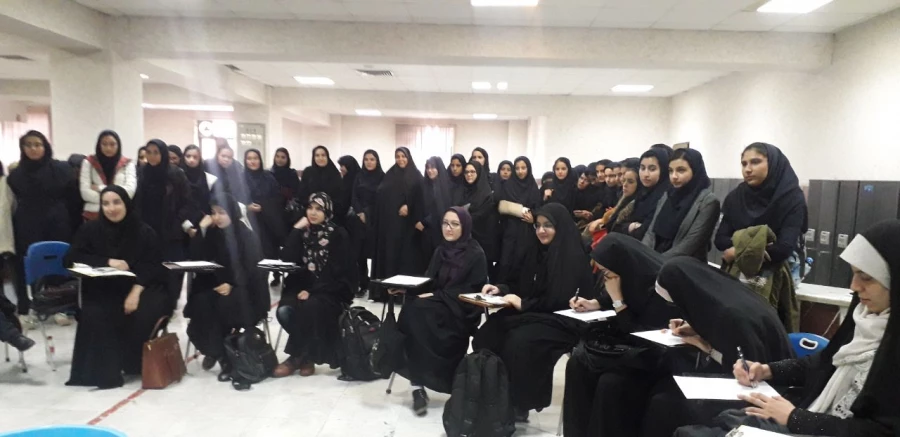 بازدید دانش آموزان دوره دوم متوسطه نظری از پردیس نسیبه 4