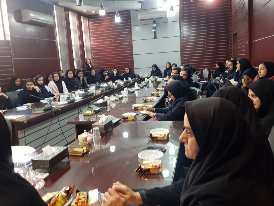 بازدید دانش آموزان دوره دوم متوسطه نظری از پردیس نسیبه 8