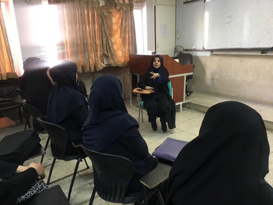 دیداردکترنادری معاونت آموزشی وپژوهشی مدیریت استان با دانشجویان کارشناسی ارشد 
 2