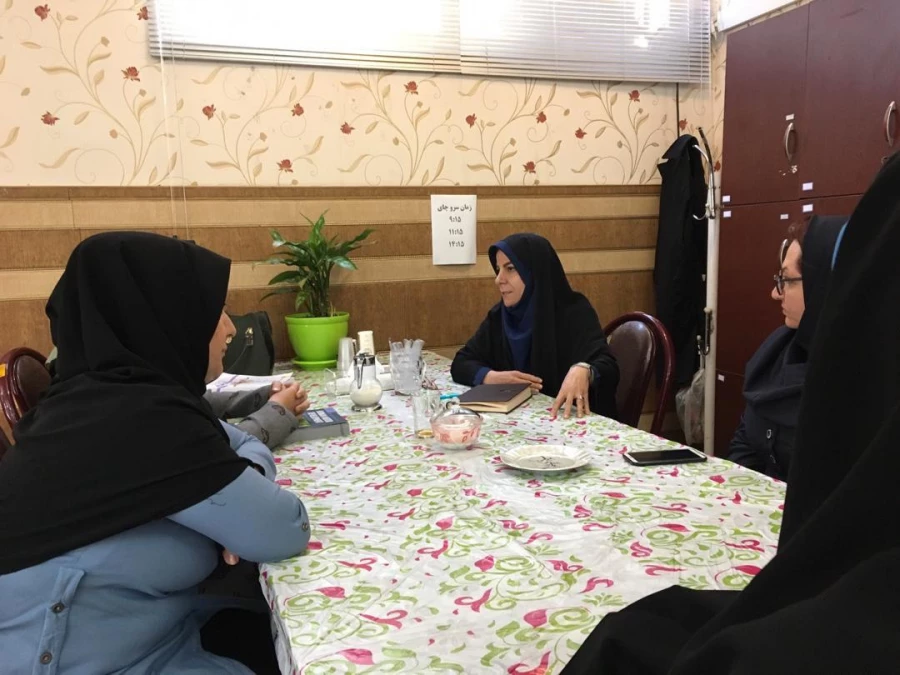 دیداردکترنادری معاونت آموزشی وپژوهشی مدیریت استان با دانشجویان کارشناسی ارشد 
 2