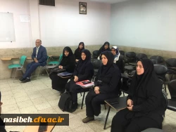 دیداردکترنادری معاونت آموزشی وپژوهشی مدیریت استان با دانشجویان کارشناسی ارشد 
 2