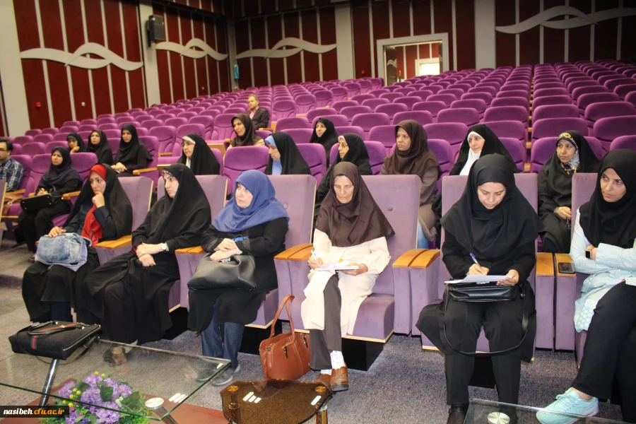 نشست صمیمی سرپرست پردیس نسیبه واساتید  5