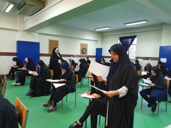 بازدیددکترنادری معاونت آموزشی مدیریت استان تهران ازروند برگزاری امتحانات پایان ترم  2