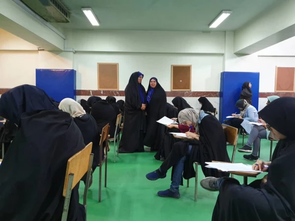 بازدیددکترنادری معاونت آموزشی مدیریت استان تهران ازروند برگزاری امتحانات پایان ترم  3