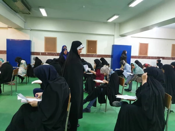 بازدیددکترنادری معاونت آموزشی مدیریت استان تهران ازروند برگزاری امتحانات پایان ترم  5