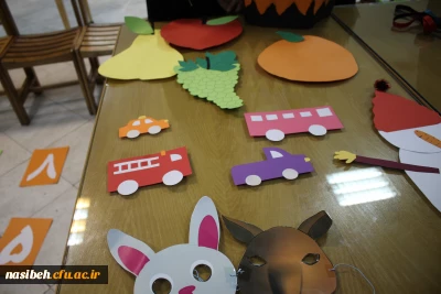 بازدید سرپرست ومعاونین پردیس ازنمایشگاه دست سازه های کمک آموزشی درورزش