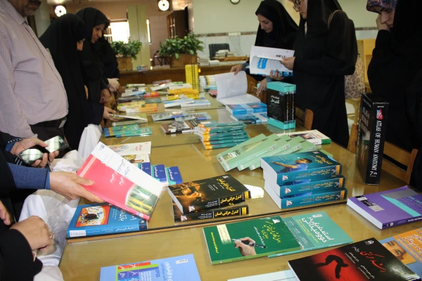 نمایشگاه کتاب های خریداری شده جدید پردیس  2