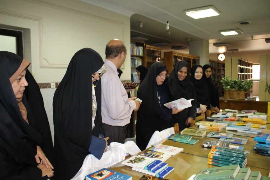 نمایشگاه کتاب های خریداری شده جدید پردیس  3