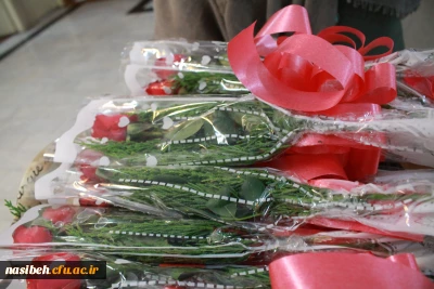 تقدیرازکارکنان پردیس به مناسبت روزکارمند