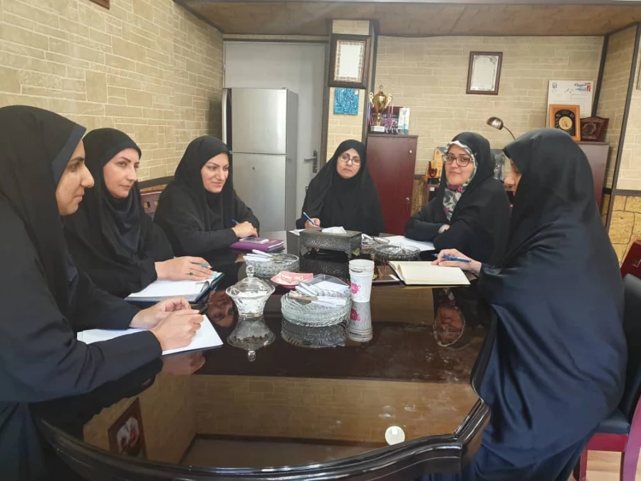 برگزاری جلسه کارشناسان آموزش جهت برنامه ریزی سال تحصیلی جدید  3