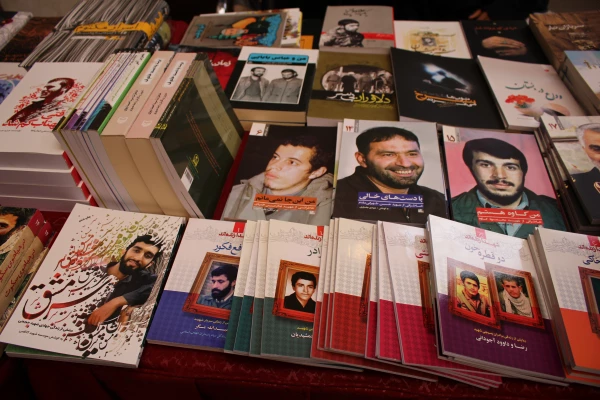 برگزاری نمایشگاه کتاب به مناسبت هفته دفاع مقدس  5
