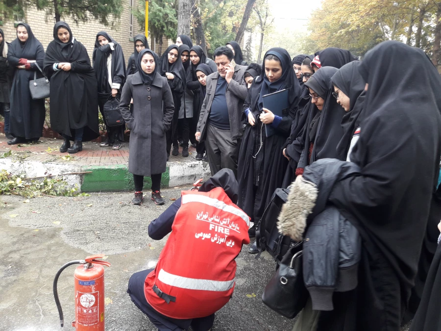 برگزاری کارگاه آموزش اصول ایمنی و آتش نشانی در پردیس