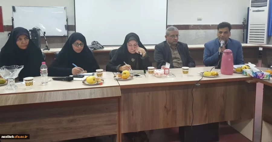 برگزاری نشست صمیمانه مسئولین پردیس با اعضای هیئت علمی