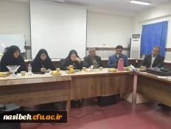 برگزاری نشست صمیمانه مسئولین پردیس با اعضای هیئت علمی