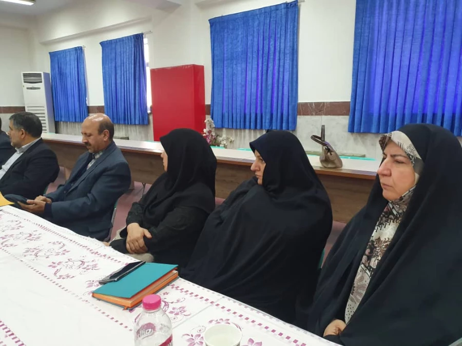 برگزاری نشست صمیمانه مسئولین پردیس با اعضای هیئت علمی