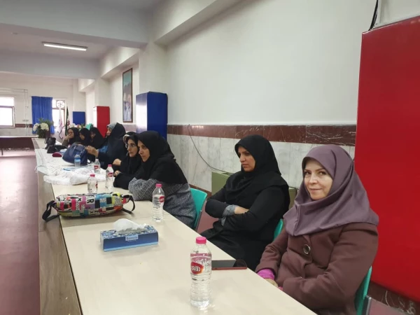 برگزاری نشست صمیمانه مسئولین پردیس با اعضای هیئت علمی