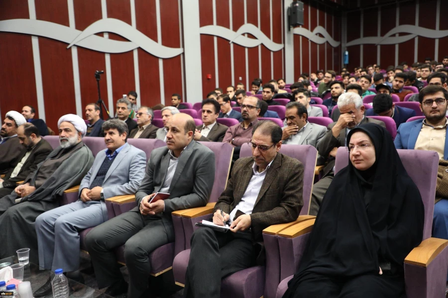 رییس دانشگاه فرهنگیان در جمع دانشجو معلمان:
دانشجو نبض همیشه بیدار جامعه است 3