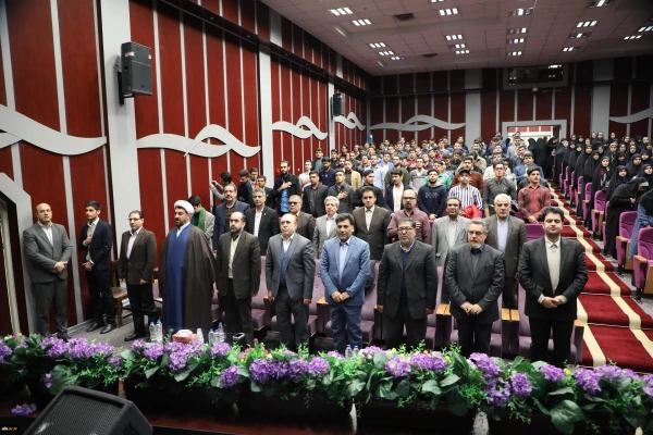 رییس دانشگاه فرهنگیان در جمع دانشجو معلمان:
دانشجو نبض همیشه بیدار جامعه است 8