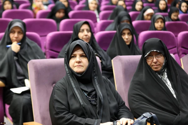 رییس دانشگاه فرهنگیان در جمع دانشجو معلمان:
دانشجو نبض همیشه بیدار جامعه است 7