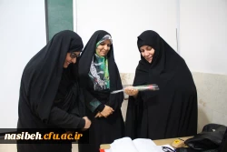 اهدای شاخه گل به دانشجومعلمان به مناسبت روزدانشجو 7