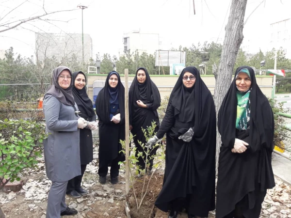 برگزاری روزدرختکاری درپردیس نسیبه  2