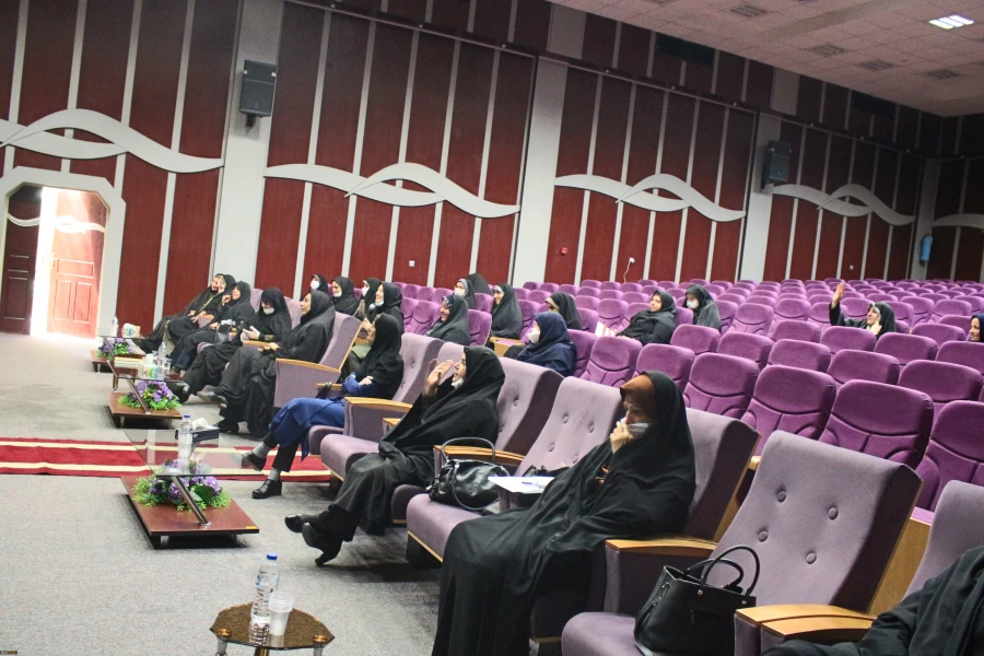 نشست صمیمی مسئولان مدیریت امور پردیس های تهران با استادان و کارکنان پردیس نسیبه 3