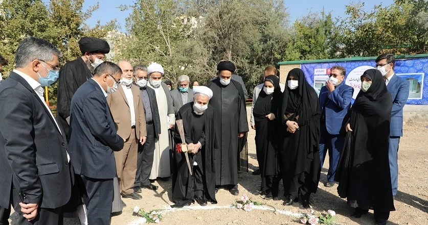 با حضور آیت الله صدیقی:
کلنگ احداث مسجد سپهبد شهید حاج قاسم سلیمانی در پردیس نسیبه استان تهران به زمین زده شد 3