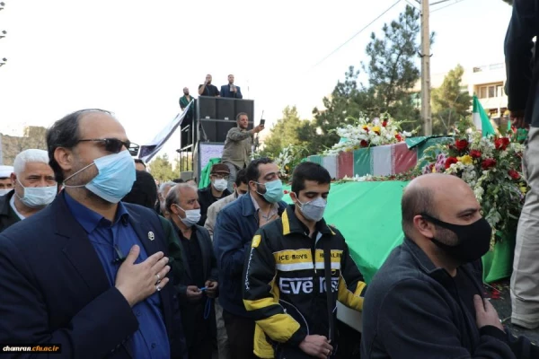 حضور مسئولین و کارکنان پردیس نسیبه در مراسم تشییع و خاکسپاری شهید گمنام در پردیس شهید چمران 5
