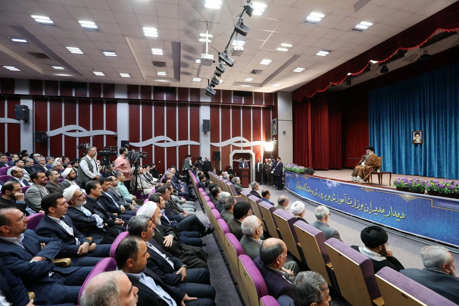 حضور ارزشمند رهبر معظم انقلاب اسلامی (مدظله العالی) به دانشگاه فرهنگیان ( پردیس نسیبه ) به روایت تصویر 8