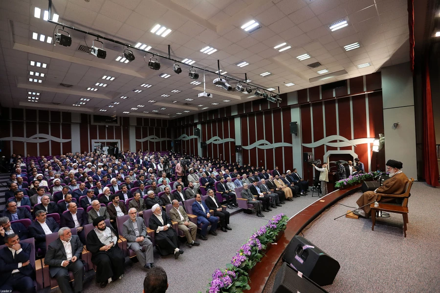 حضور ارزشمند رهبر معظم انقلاب اسلامی (مدظله العالی) به دانشگاه فرهنگیان ( پردیس نسیبه ) به روایت تصویر 14