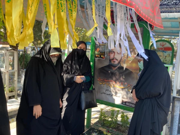 زیارت مزار مطهر شهدا به مناسبت گرامیداشت هفته بسیج 4