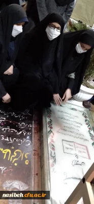 حضورسرپرست پردیس نسیبه وهمکاران واحد پژوهش برسرمزار شهید سردارسلیمانی 