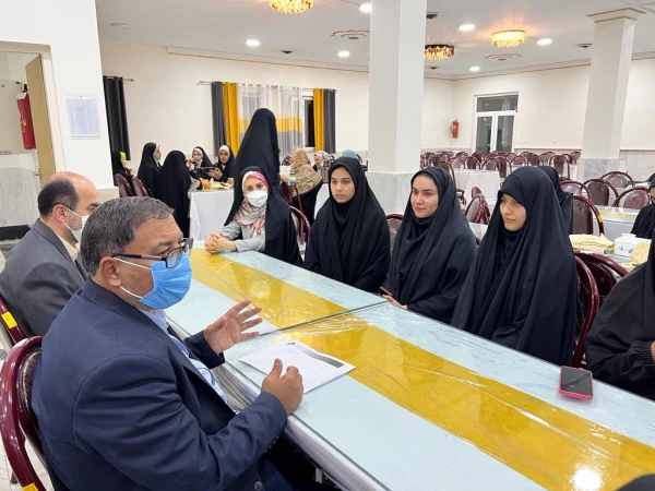 بازدید سرزده معاونت محترم دانشجویی و دکتر حیدری مدیر کل برنامه ریزی و رفاه دانشجویی از افطار دانشجویان  3