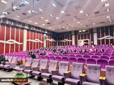 جلسه توجیهی مسئولین پردیس با دانشجویان 