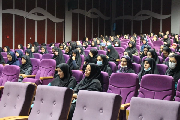 جلسه توجیهی مسئولین پردیس با دانشجویان  3