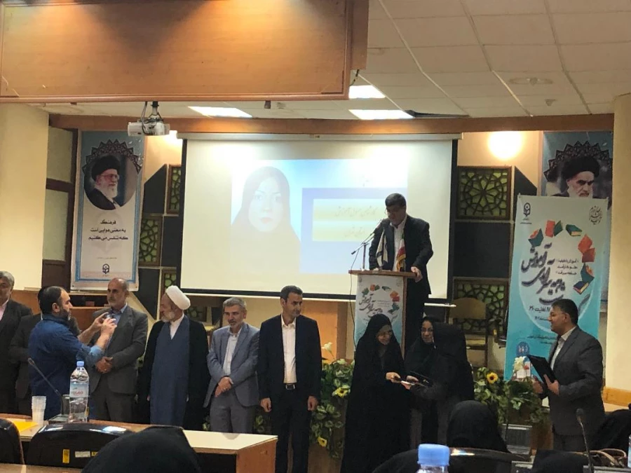 تجلیل از کارشناس مسئول آموزش پردیس نسیبه  3