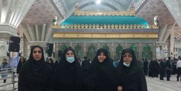 حضور کارکنان پردیس نسیبه در مراسم تجدید میثاق دانشگاهیان با آرمان های حضرت امام خمینی(ره)  2