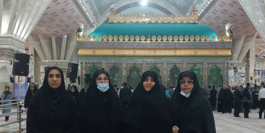 حضور کارکنان پردیس نسیبه در مراسم تجدید میثاق دانشگاهیان با آرمان های حضرت امام خمینی(ره)  2